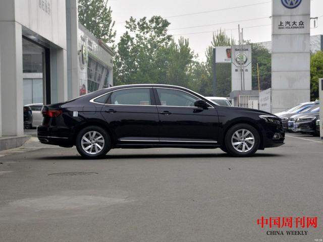 大眾帕薩特降至14.5W！品質(zhì)比肩奧迪A4L，還在考慮選本田雅閣
