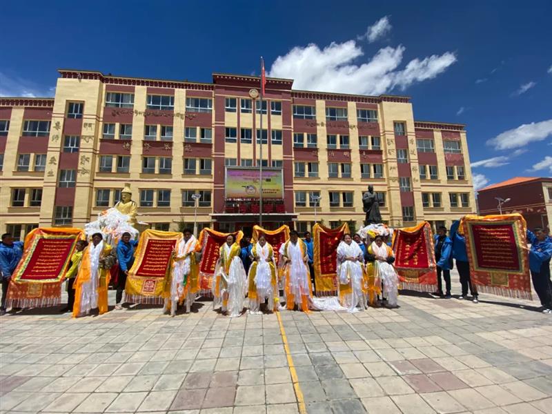 治多教師用堅守精神扎根基層，點亮教育的希望明燈