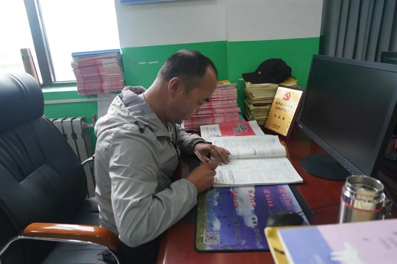 治多教師用堅守精神扎根基層，點亮教育的希望明燈