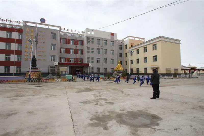 治多教師用堅守精神扎根基層，點亮教育的希望明燈