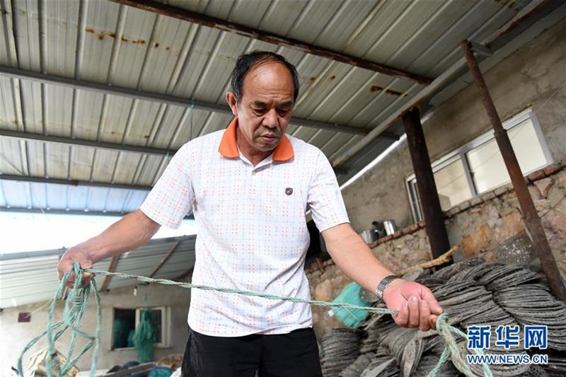 (走向我們的小康生活·圖文互動(dòng))(4)長(zhǎng)島漁民的扇貝喜事:從請(qǐng)客求人買(mǎi)到供不應(yīng)求