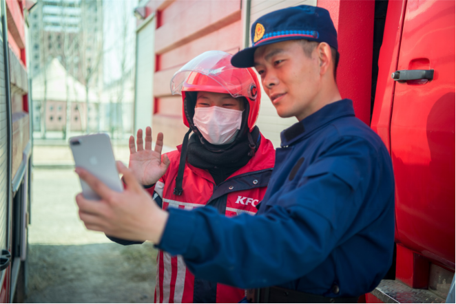 肯德基紅騎士，把“新春如意”送給城市堅守者