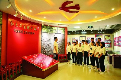 讓紅色文化在青年學(xué)子心中扎根 讓紅色文化在青年學(xué)子心中扎根
