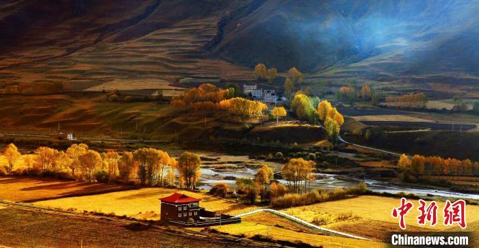 四川推出“信用游” 游客到川可“先游后付” 四川推出“信用游” 游客到川可“先游后付”