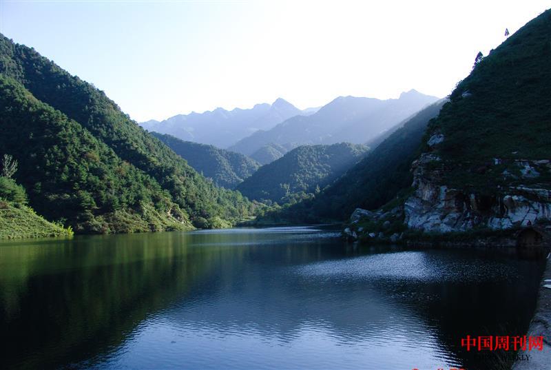 小秦嶺保護區(qū)靈湖峪山水.jpg 小秦嶺保護區(qū)靈湖峪山水.jpg