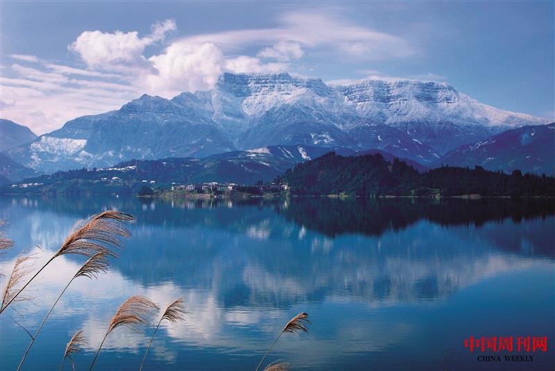 中國(guó)的桌山--眉山瓦屋山遠(yuǎn)眺.jpg 中國(guó)的桌山--眉山瓦屋山遠(yuǎn)眺.jpg