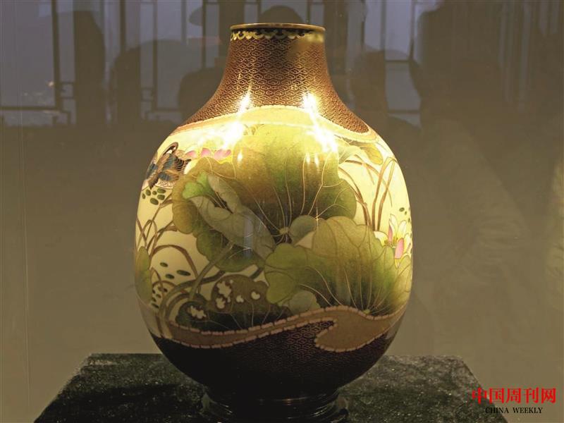 銅雕瓶.jpg 銅雕瓶.jpg