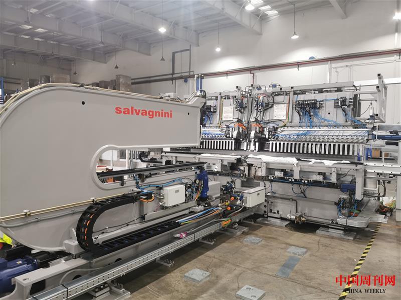 Salvagnini自動(dòng)折彎1.jpg Salvagnini自動(dòng)折彎1.jpg