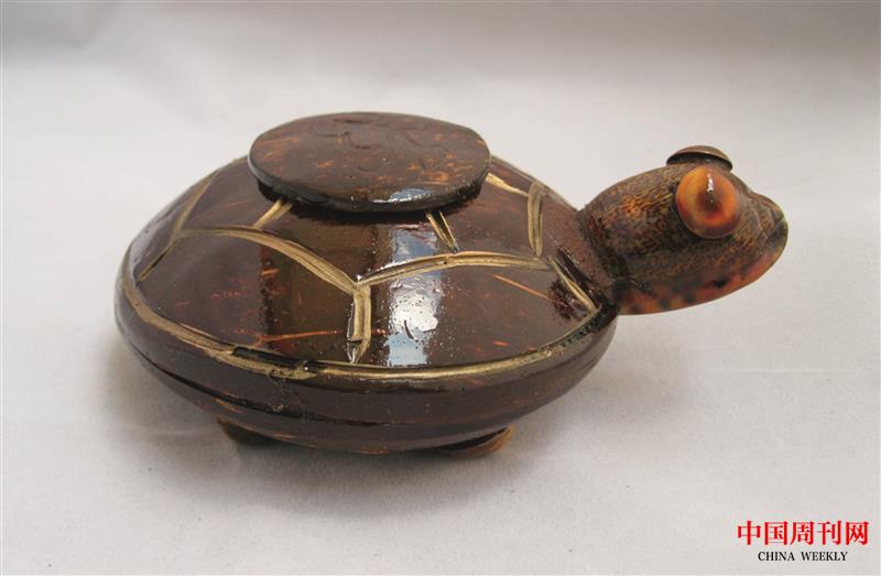 龜型椰雕寶盒.jpg 龜型椰雕寶盒.jpg