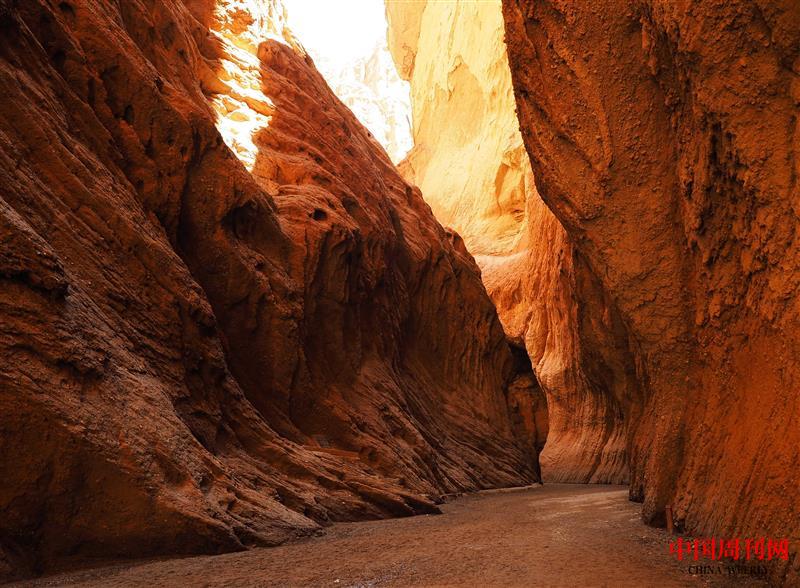 攝圖網(wǎng)_500750825_新疆天山大峽谷(企業(yè)商用).jpg 攝圖網(wǎng)_500750825_新疆天山大峽谷(企業(yè)商用).jpg