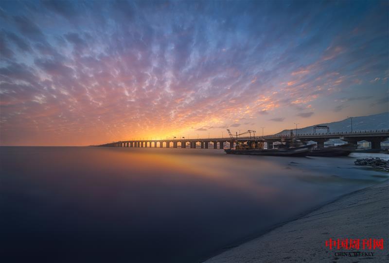 攝圖網(wǎng)_501637289_連云港田灣大橋落日(企業(yè)商用).jpg 攝圖網(wǎng)_501637289_連云港田灣大橋落日(企業(yè)商用).jpg