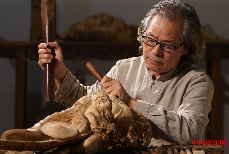 象山竹根雕省級代表性傳承人張德和.jpg 象山竹根雕省級代表性傳承人張德和.jpg