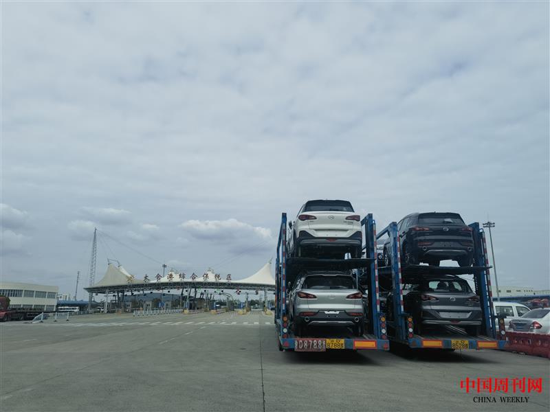 訊唐打通太倉港“區(qū)港聯(lián)動(dòng)”整車出口業(yè)務(wù)新模式.jpg
