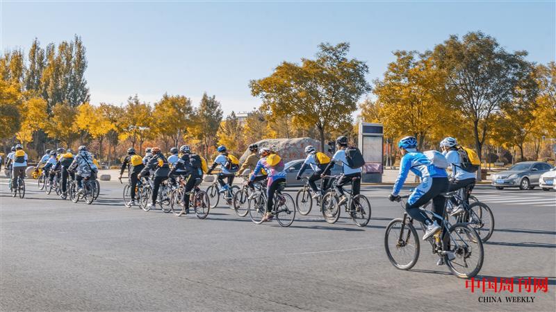 攝圖網(wǎng)_507744086_秋季自行車(chē)戶(hù)外騎行(企業(yè)商用).jpg