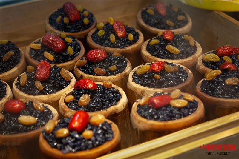 攝圖網(wǎng)_501679205_南京特色美食烏飯團(企業(yè)商用).jpg 攝圖網(wǎng)_501679205_南京特色美食烏飯團(企業(yè)商用).jpg