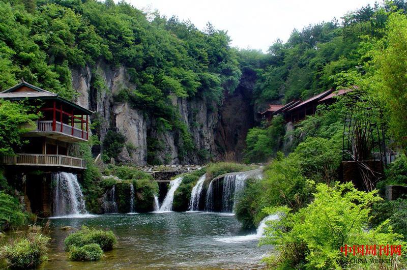 三清湖瀑布群.jpg 三清湖瀑布群.jpg