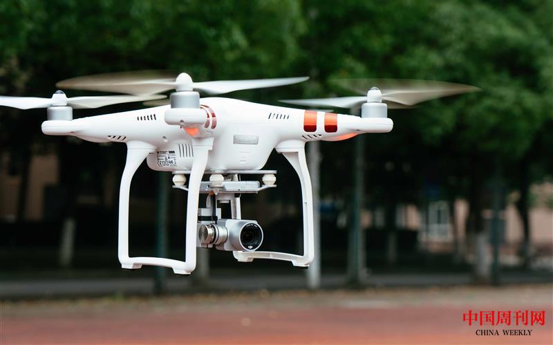 攝圖網(wǎng)_500442807_飛行中的無人機(jī)(企業(yè)商用).jpg